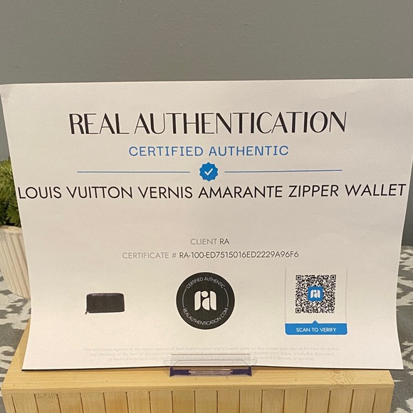 Louis Vuitton Vernis Amarante Patent Leather Zipper Wallet w/COA and Dust Bag - Picture 14 of 14